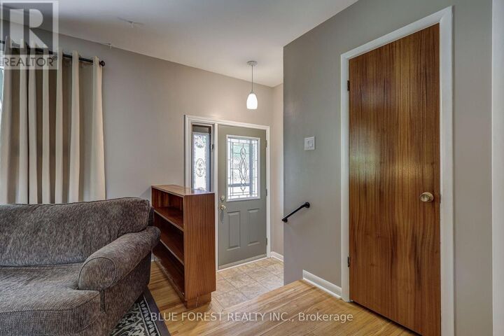 Property Photo: 123 Aponi Crescent ON N5V 2V3