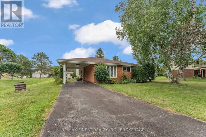 21 Greenfield Park — photo 1