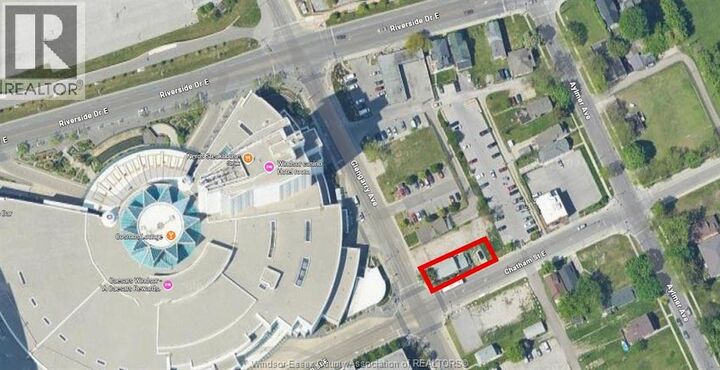 Property Photo:  194 Glengarry Avenue  ON N9A 1P2 