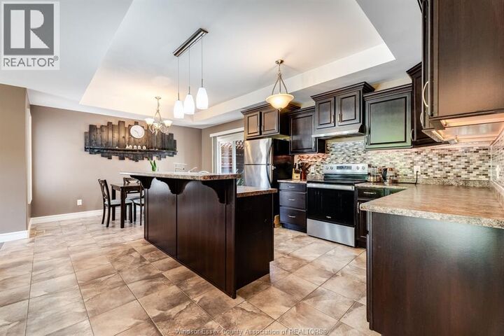 Property Photo:  211 Dieppe Crescent  ON N9Y 4B9 