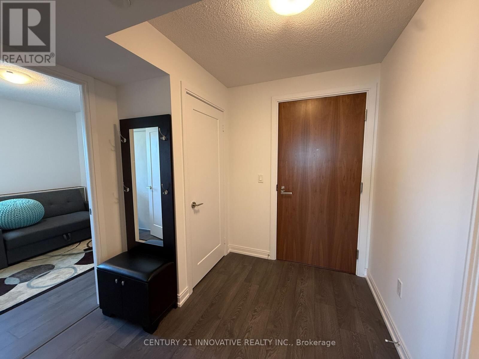 Photo de la propriété: 275 Village Green Square 1723 ON M1S 0L8