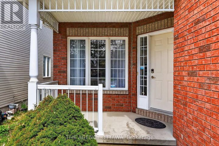 Property Photo:  321 Goldridge Drive  ON K2T 1G8 