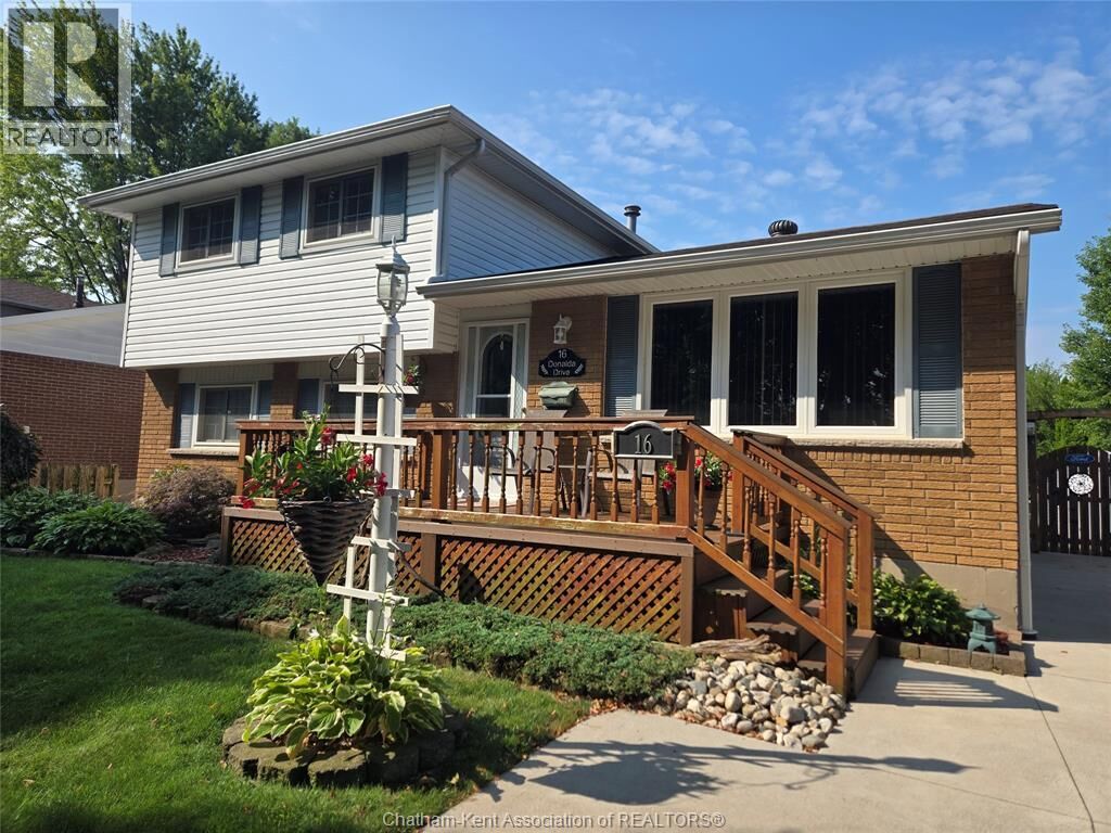 Property Photo:  16 Donalda Drive  ON N7L 4J5 
