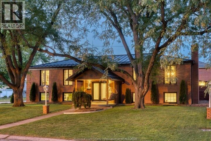 Property Photo:  3600 Huntington Avenue  ON N9E 3N3 