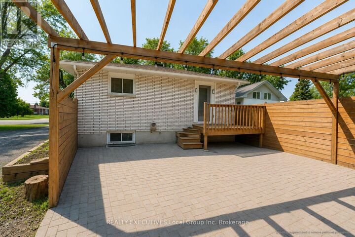 Property Photo: 408 Nipissing Street ON P2B 3E3