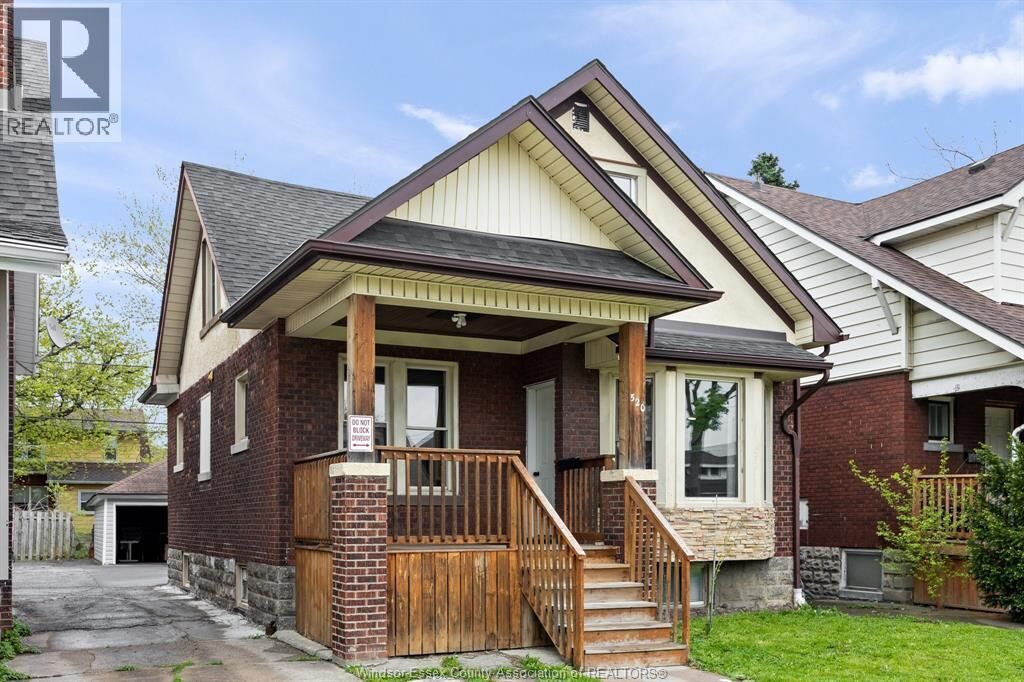 Property Photo:  520 Rankin Avenue  ON N9B 2R7 