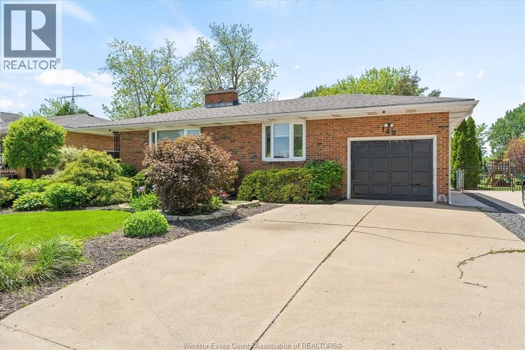 Property Photo: 140 Victoria Street South ON N9V 2K3