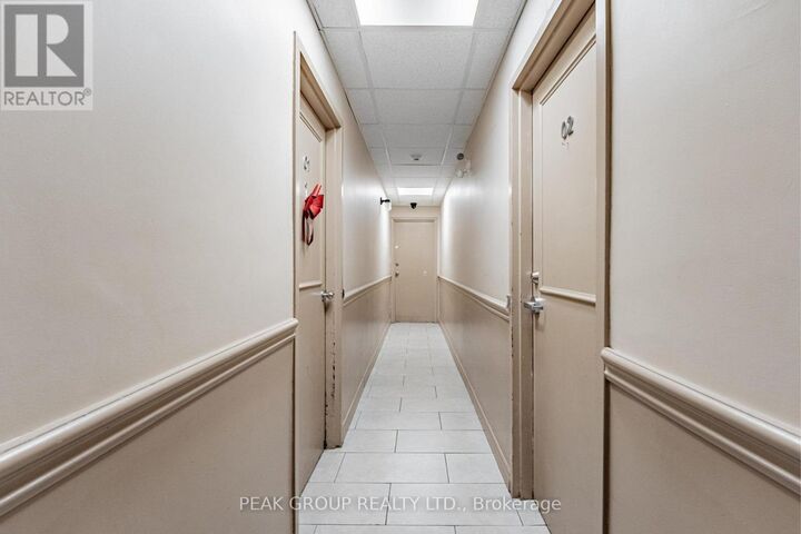 Property Photo: 744 Lincoln Street Unit 7 ON L3B 4R5