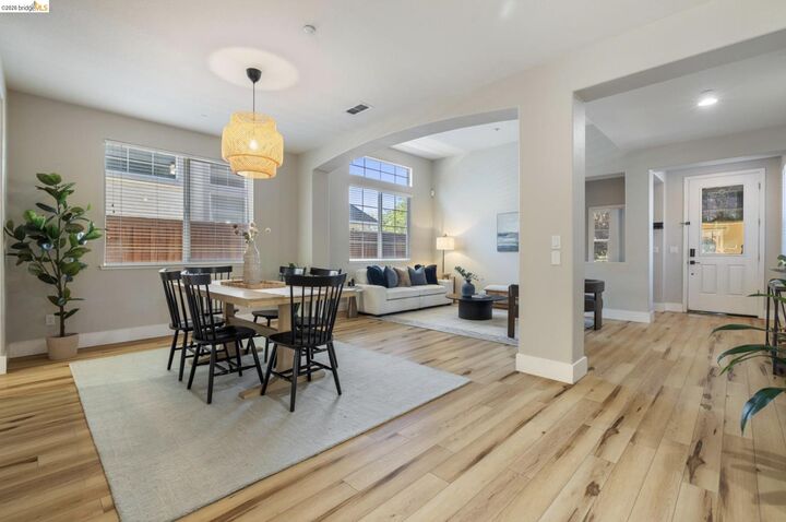 Property Photo: 822 Shasta Daisy Dr CA 94513