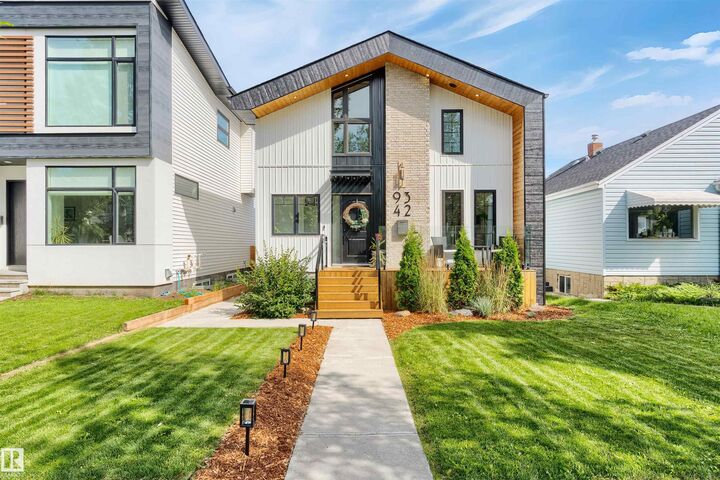 Property Photo:  9342 74 Avenue NW  AB T6E 1E2 
