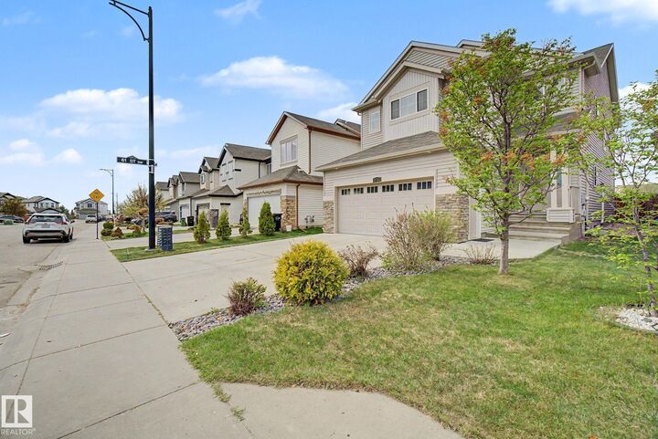 Property Photo: 6016 10 Avenue SW AB T6X 0M3
