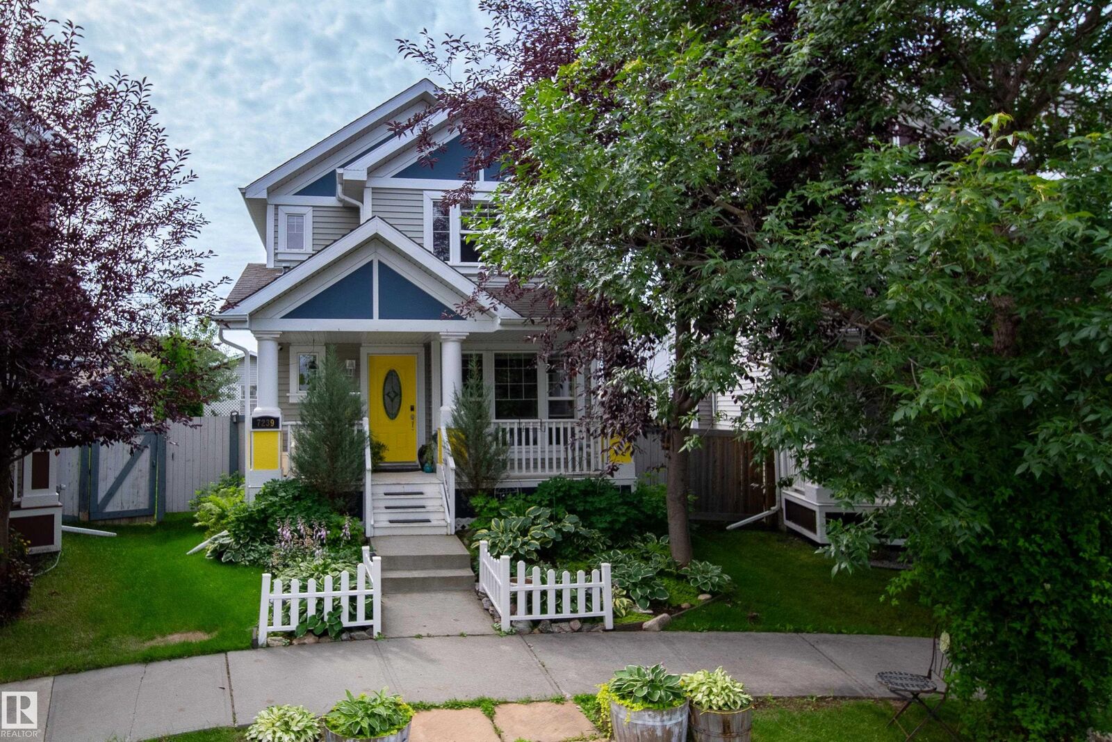Property Photo: 7239 21 Avenue SW AB T6X 0L6
