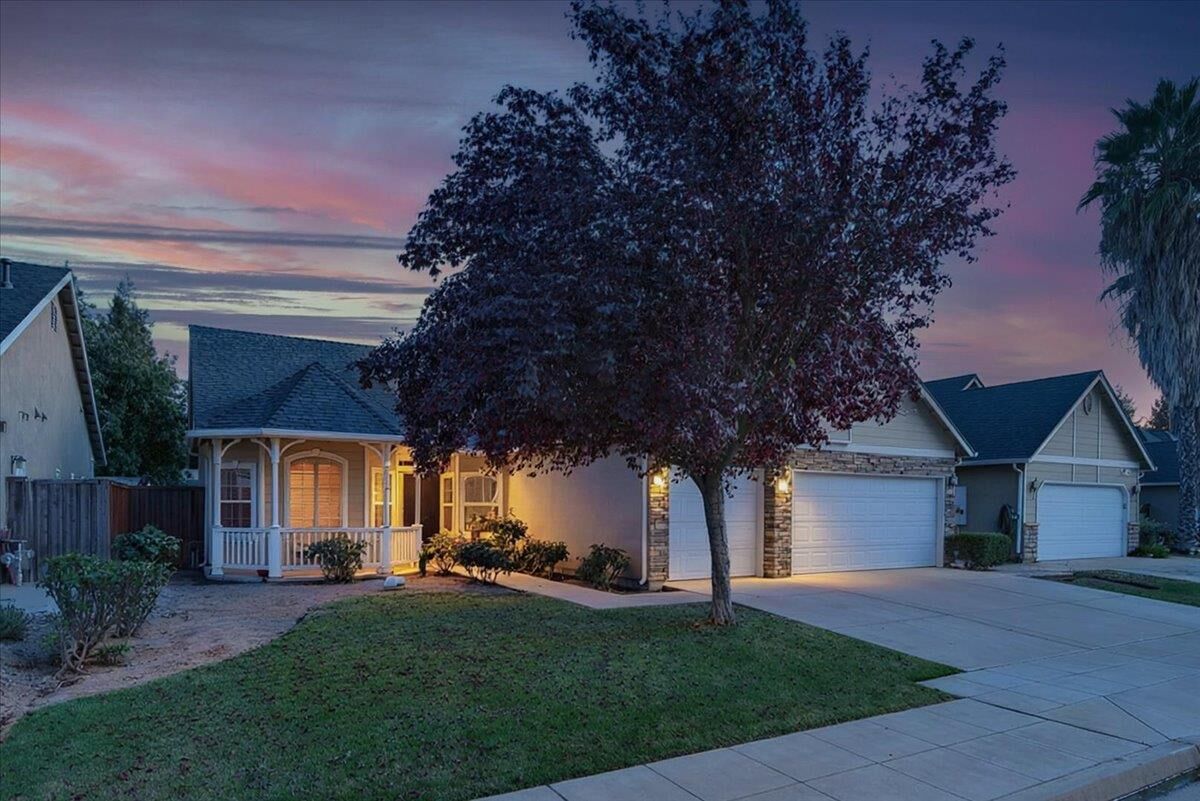 Property Photo:  7073 W San Madele Avenue  CA 93723 