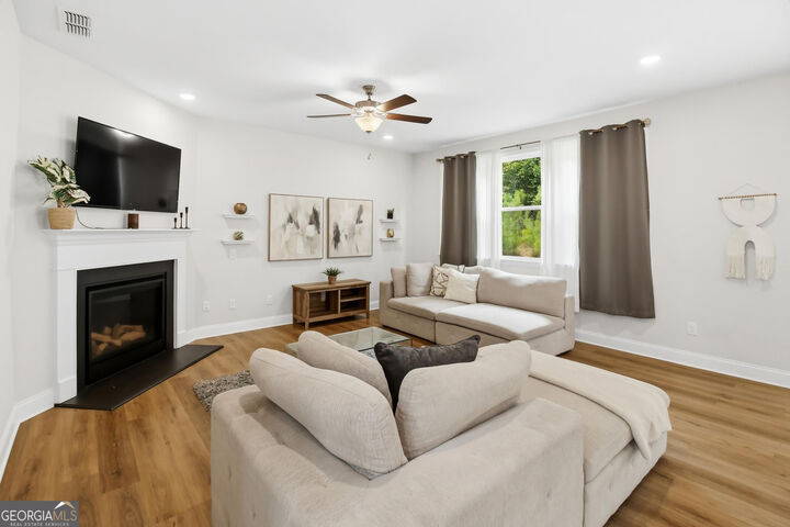 Property Photo: 3479 Jasmine Way SW GA 30331