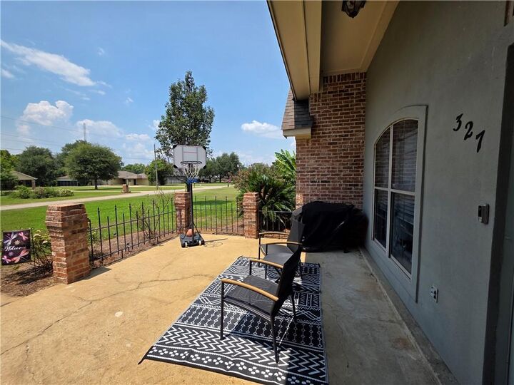 Property Photo:  327 Fulton Road  LA 71457 