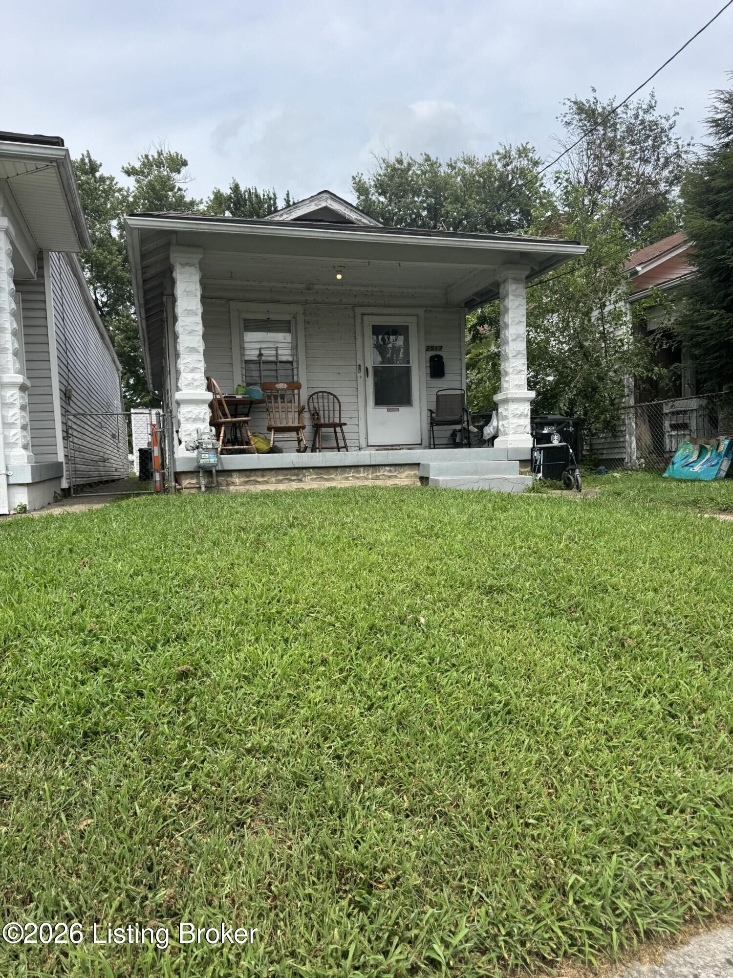 Property Photo:  2517-2519 Montgomery St  KY 40212 