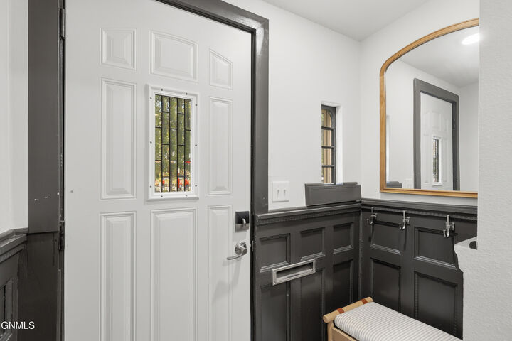 Property Photo:  909 N 7th Street N  ND 58501 