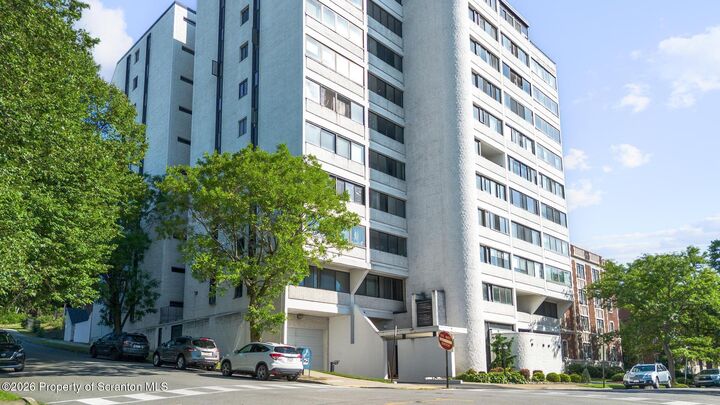 Property Photo:  550 Clay Avenue Apt 4E  PA 18510 