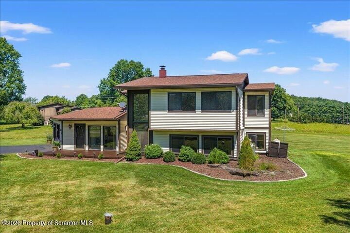 Property Photo:  3 Eastwoods Road  PA 18657 
