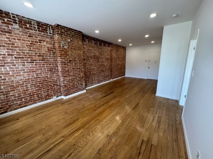 Property Photo:  6 E Blackwell St 3H  NJ 07801 
