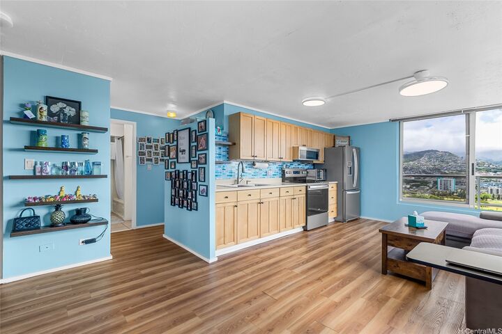 Property Photo:  2421 Tusitala Street 2501  HI 96815 