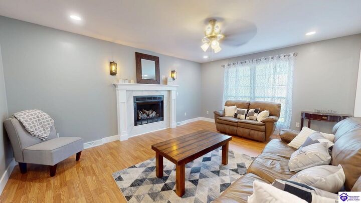 Property Photo:  409 College View Drive  KY 42701 