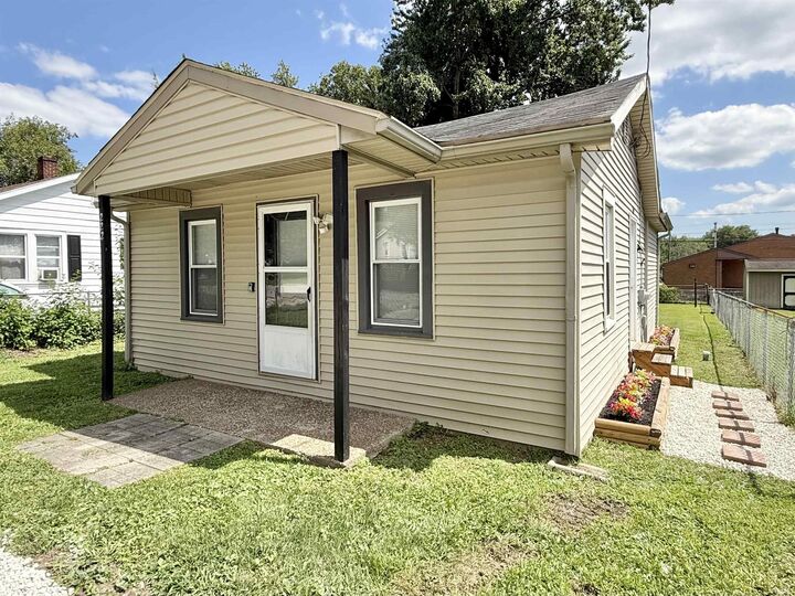 Property Photo:  222 W Adams Avenue  IN 47610-9709 