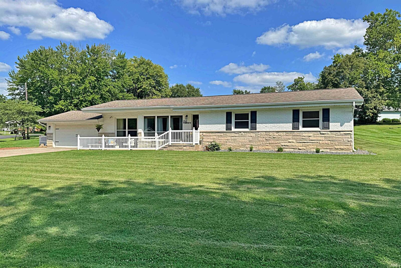 Property Photo:  5 Morningside Drive  IN 47501 