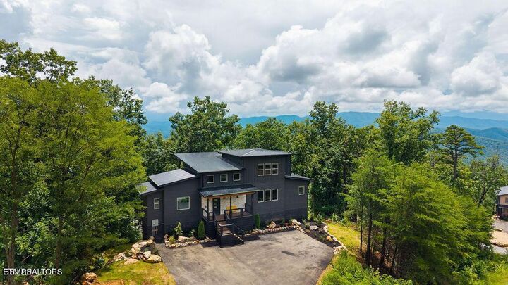 Property Photo: 1870 Mountain Ash Way TN 37876