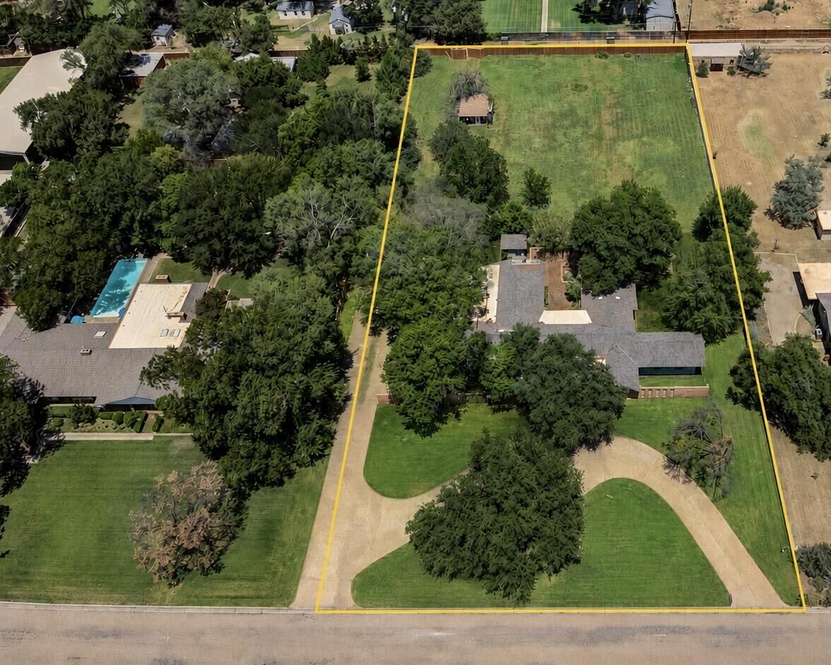 Property Photo: 4906 21st Street TX 79407