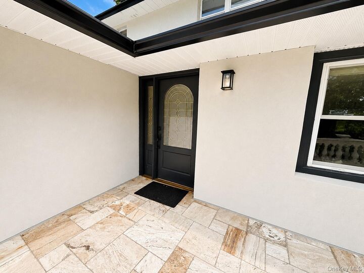 Property Photo:  4 Hickory Drive  NY 10541 
