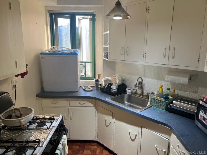 Property Photo: 14 Metropolitan Oval 5G NY 10462