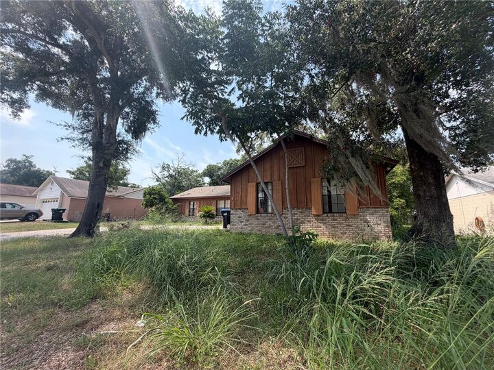 Property Photo: 6234 Sparling Hills Circle FL 32808