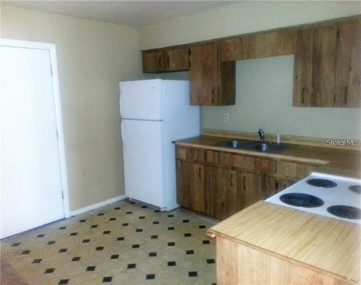 Property Photo:  1102 Southern Avenue 1104  FL 33815 
