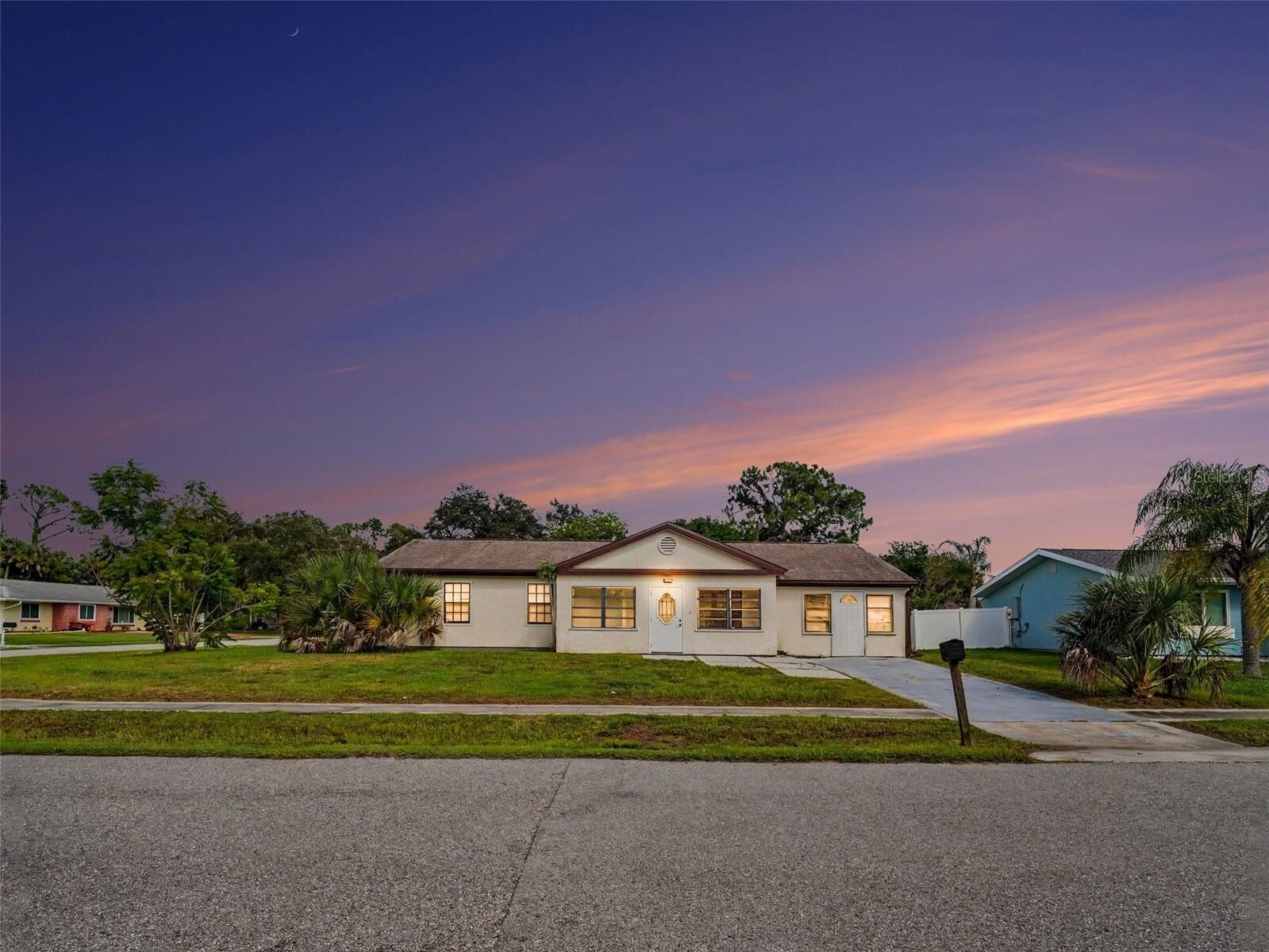 Property Photo:  4060 Avanti Circle  FL 34287 