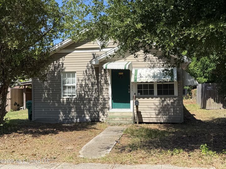 Property Photo:  1525 Oleander Avenue  MS 39501 