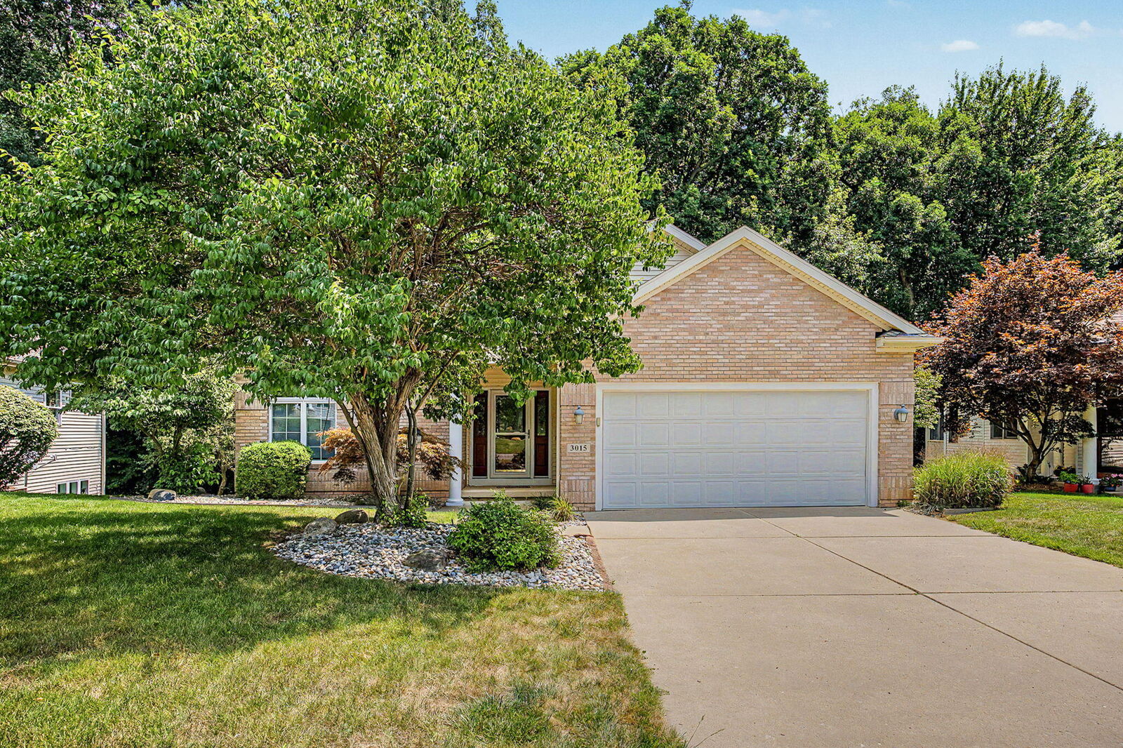 Property Photo: 3015 S Wood Dale Drive MI 49203