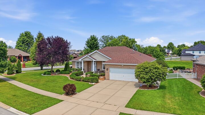 Property Photo: 1175 Chase Trail IL 60451