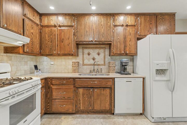 Property Photo:  8507 167th Street  IL 60487 