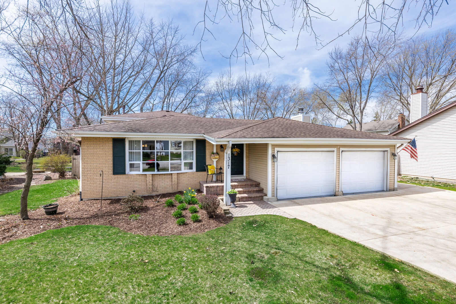 Property Photo:  1317 Carol Lane  IL 60565 