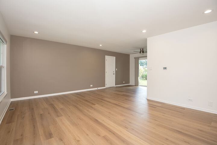 Property Photo:  1021 Lonsdale Road  IL 60007 