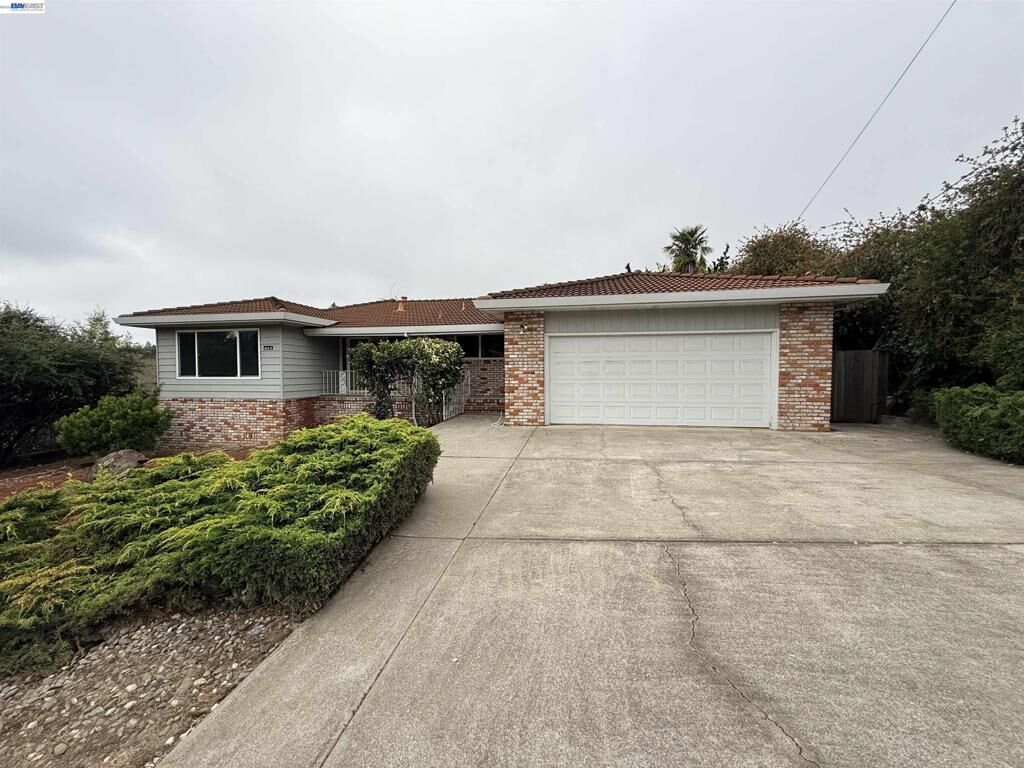 Property Photo: 16982 Hinton St CA 94546