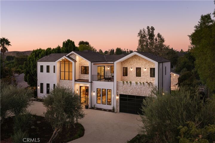 Property Photo: 4744 Vista De Oro Avenue CA 91364