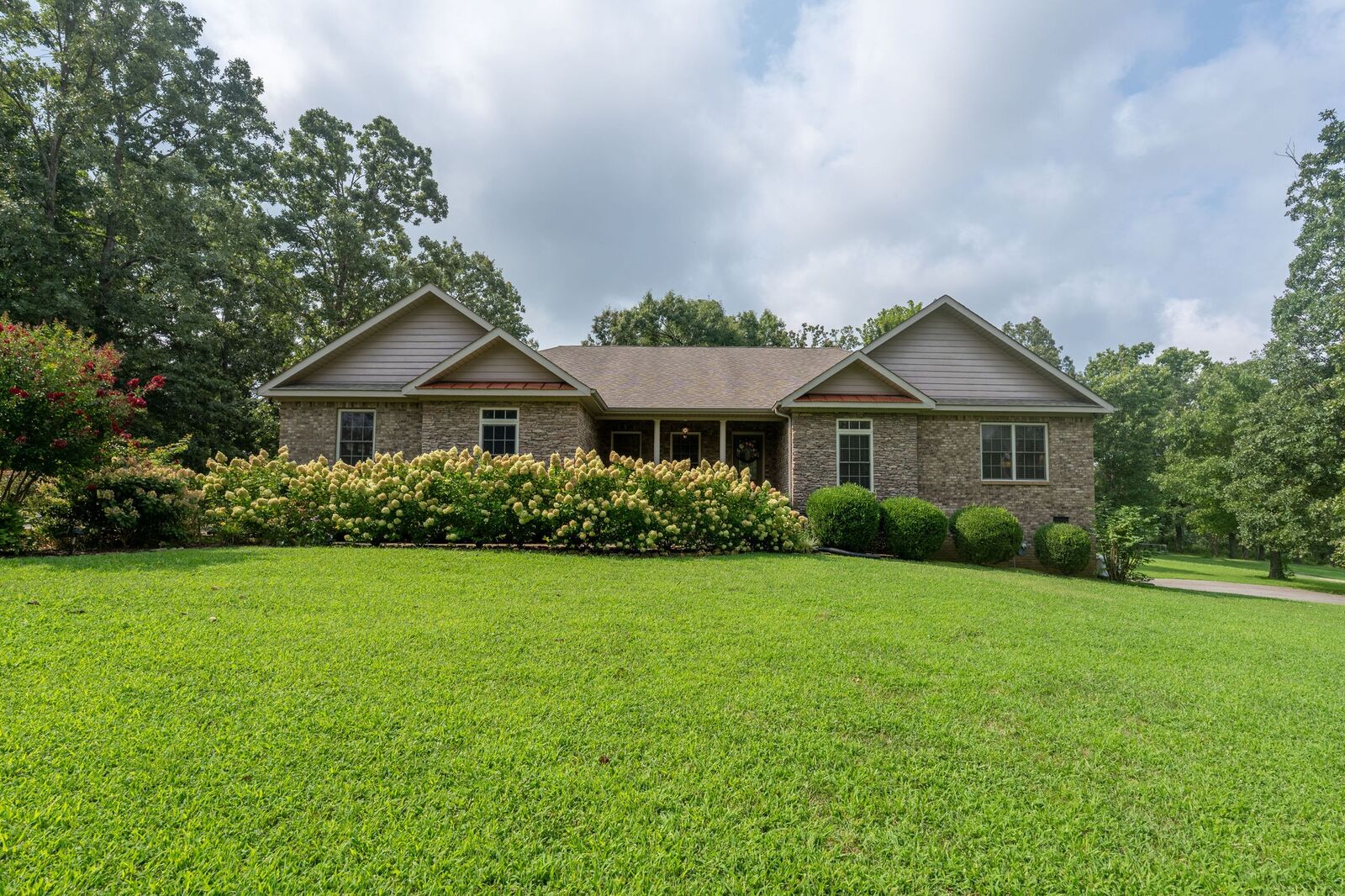 Property Photo:  187 Double Eagle Dr  TN 38483 