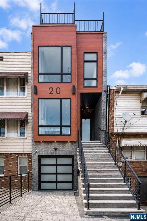 Property Photo:  20 Van Nostrand 2  NJ 07305 