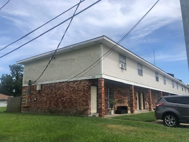 Property Photo: 124 Friedrichs Road B LA 70056