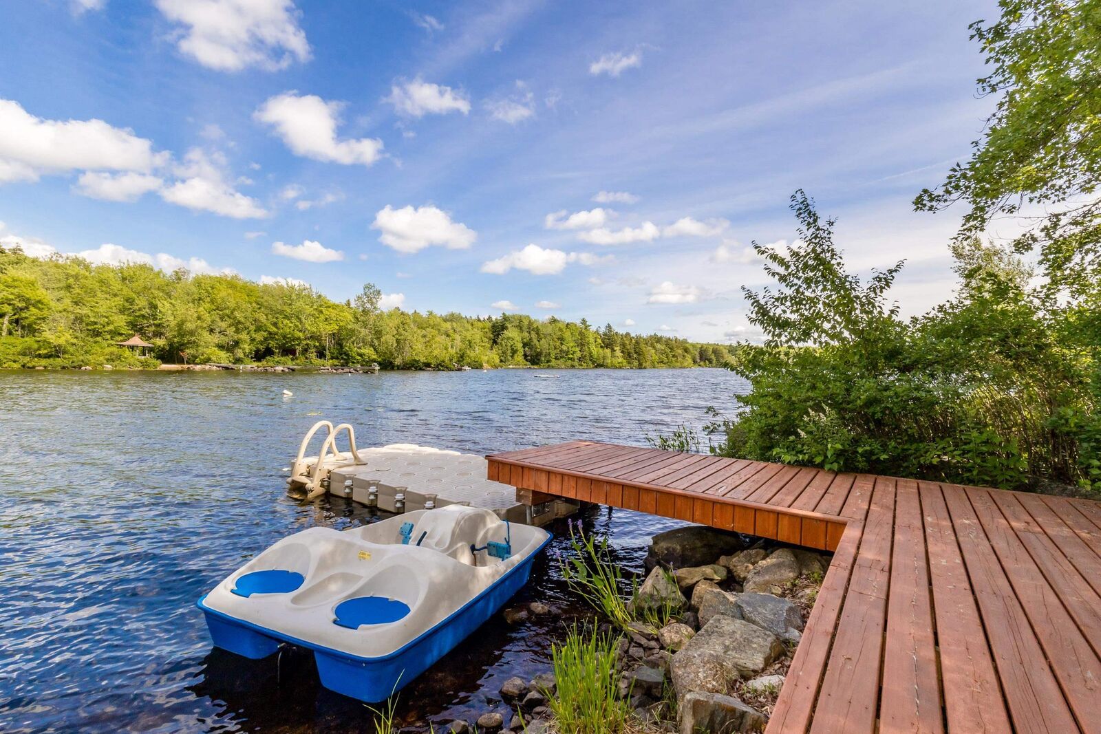 Property Photo: 504 Lake Drive NS B0P 1G0