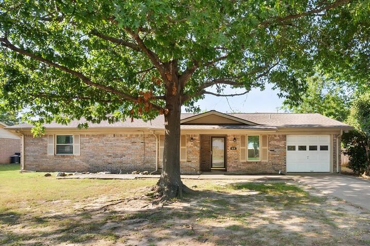 Property Photo: 419 Carol Avenue TX 75110