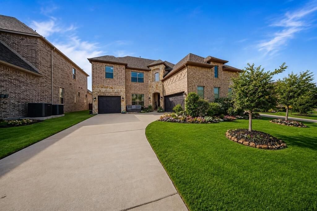 Property Photo: 617 Nakoma Drive TX 75087