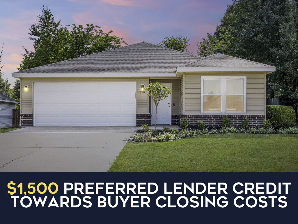 Property Photo:  819 Tunbridge Drive  AR 72712 